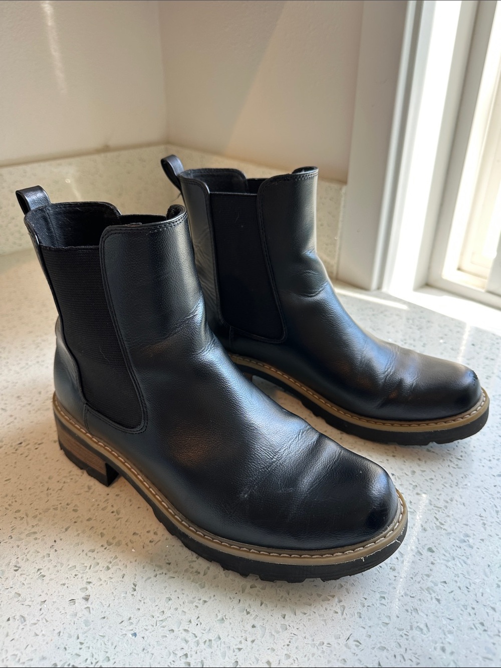 Universal Thread Black Leather Chelsea Ankle Boots